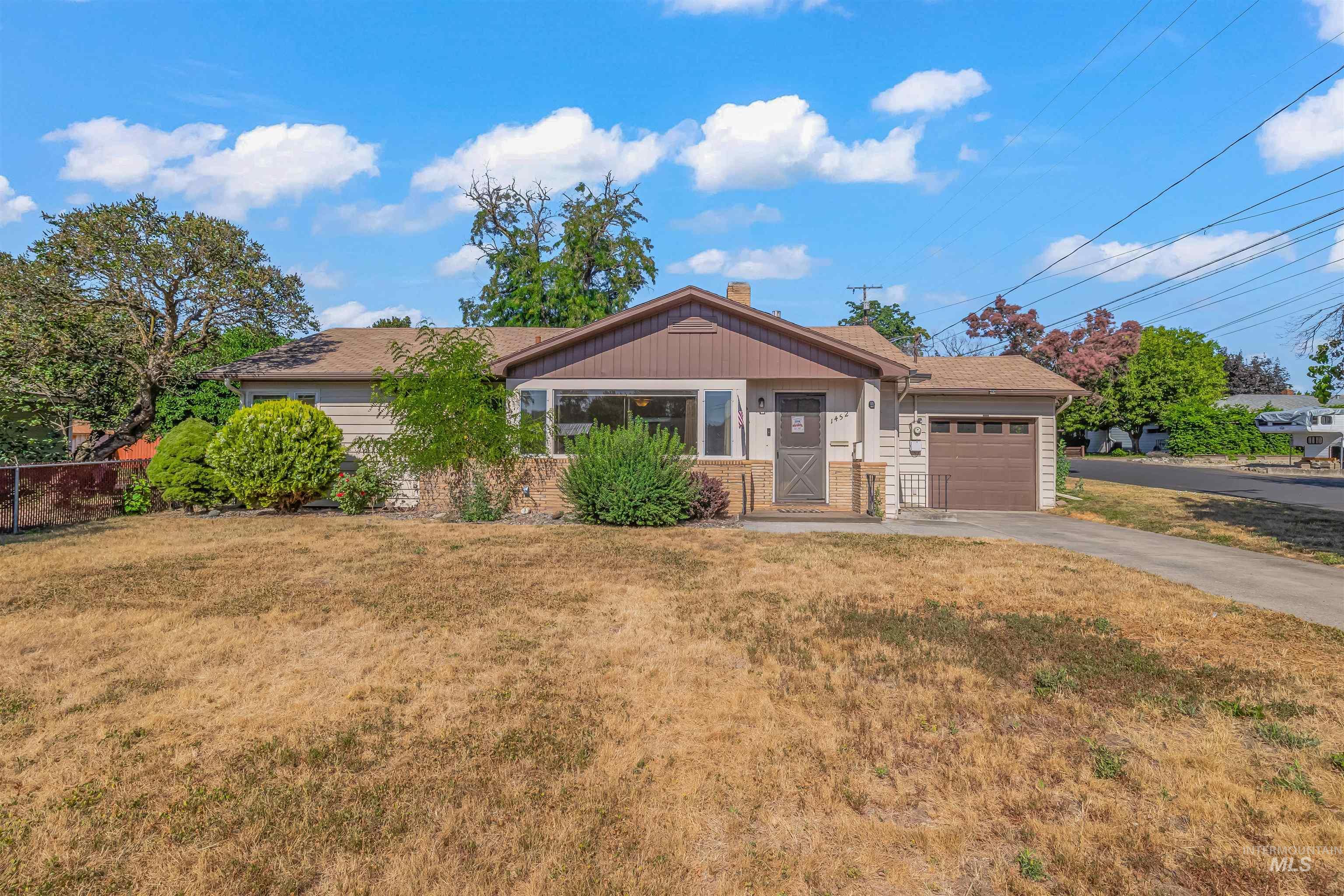 Property Photo: 1452 12th Street ID 83501