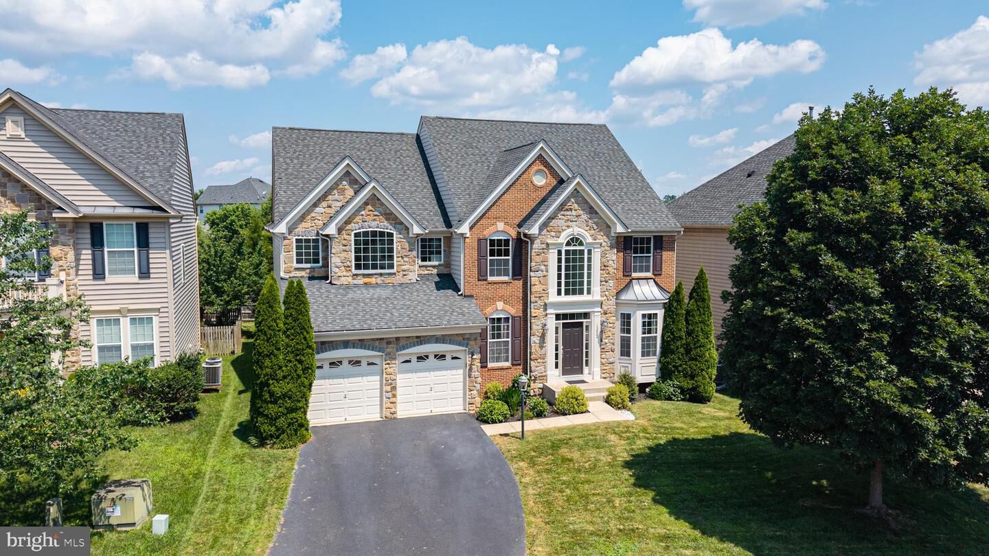 Property Photo:  13922 Barrymore Court  VA 20155 