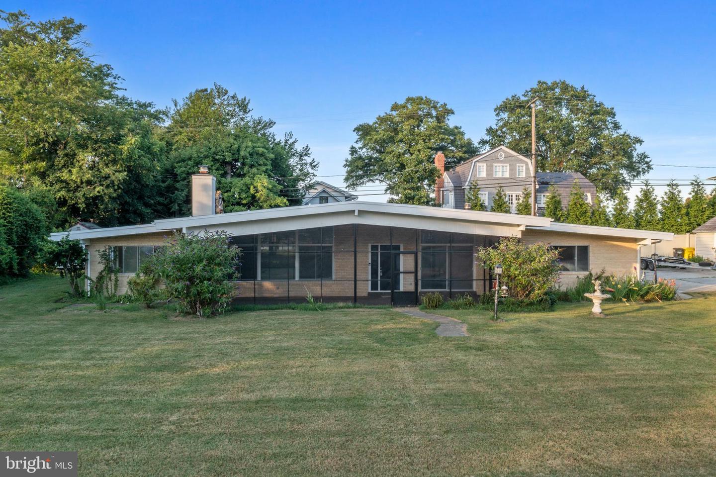 45 E Lake Drive  Annapolis MD 21403 photo