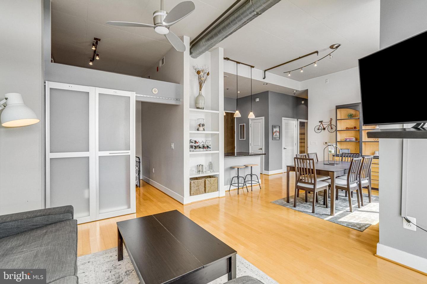 520 John Carlyle Street 426  Alexandria VA 22314 photo