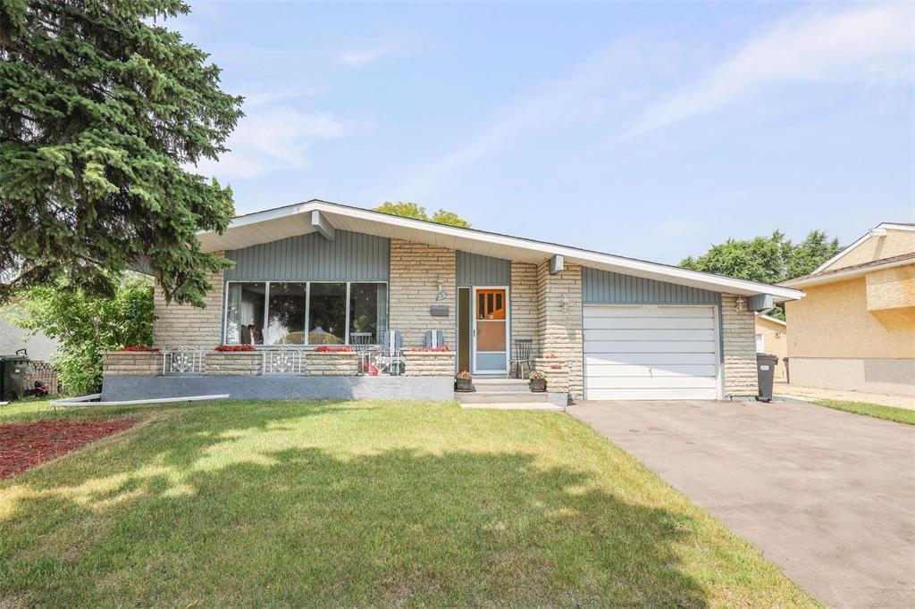 Photo de la propriété: 22 Marnie Place MB R2P 0M4