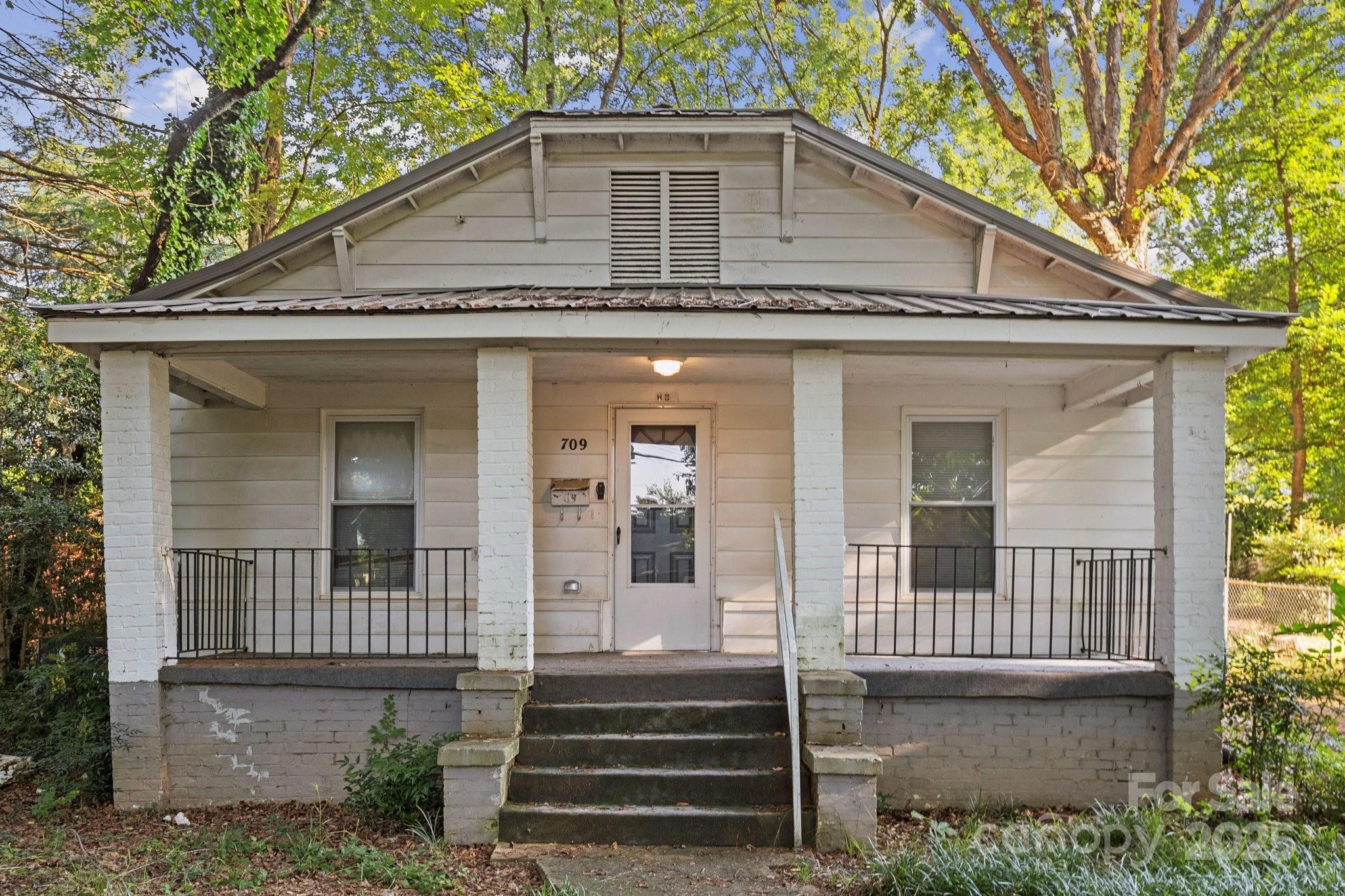 Property Photo:  709 E Front Street  NC 28677 