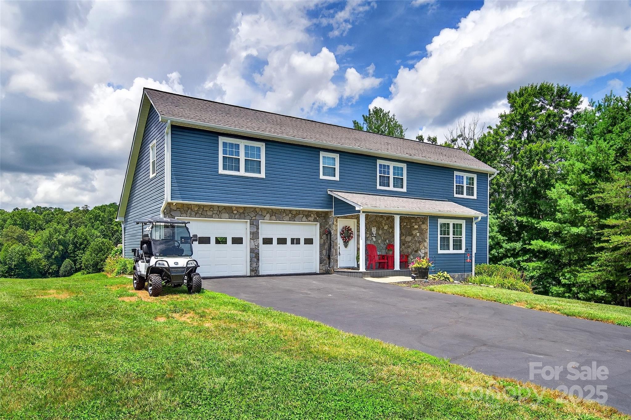 Property Photo: 137 Lakeside Drive NC 28752