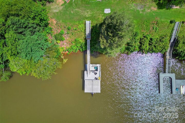 137 Lakeside Drive  Marion NC 28752 photo