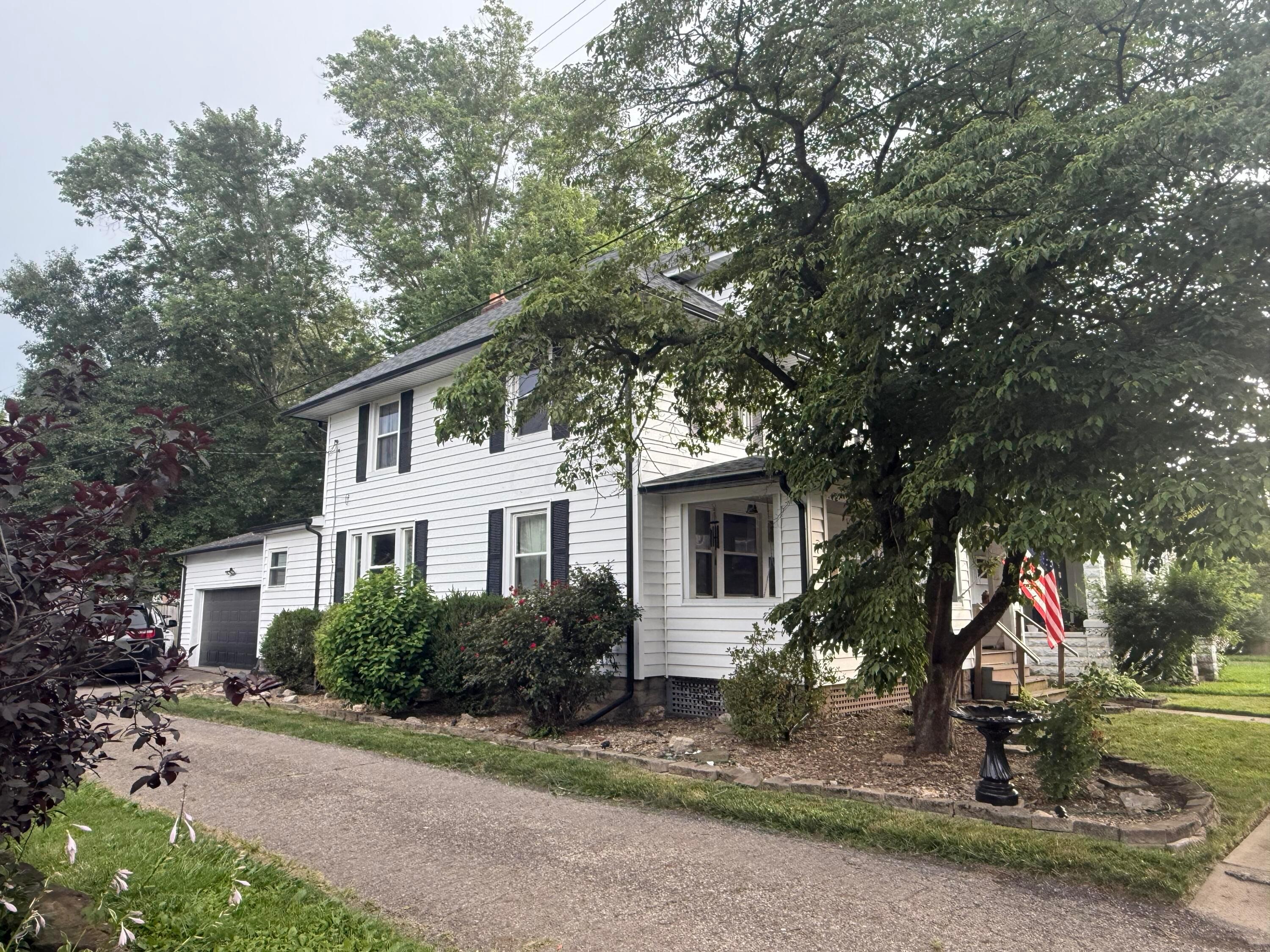 Property Photo: 147 W Shields Street OH 43055