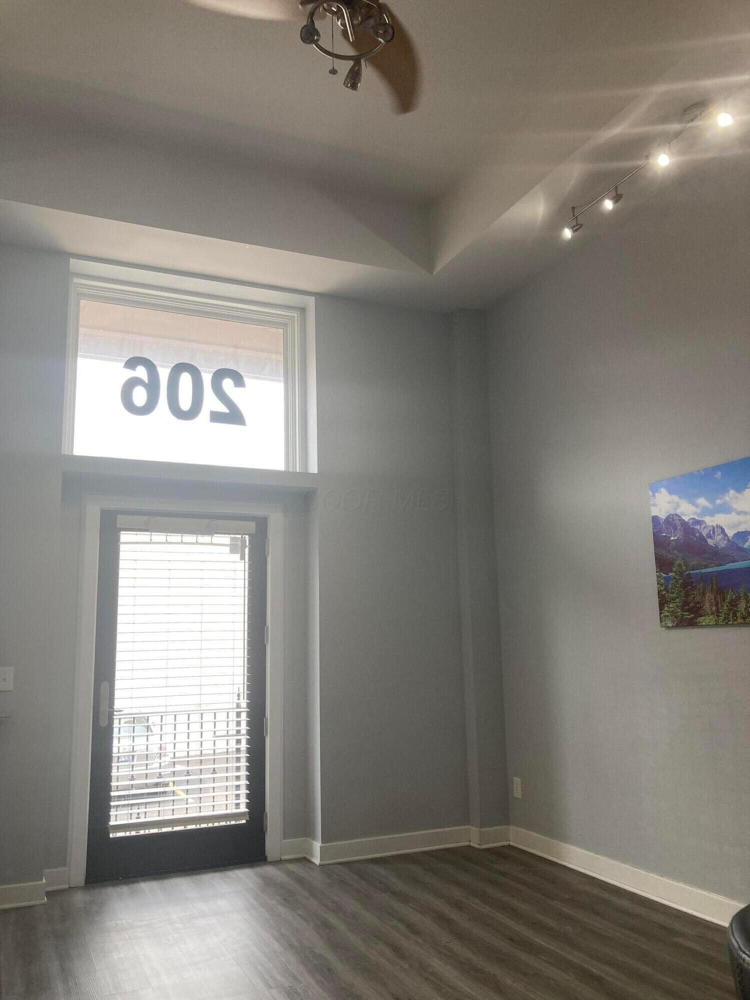 Property Photo: 1276 N High Street OH 43201