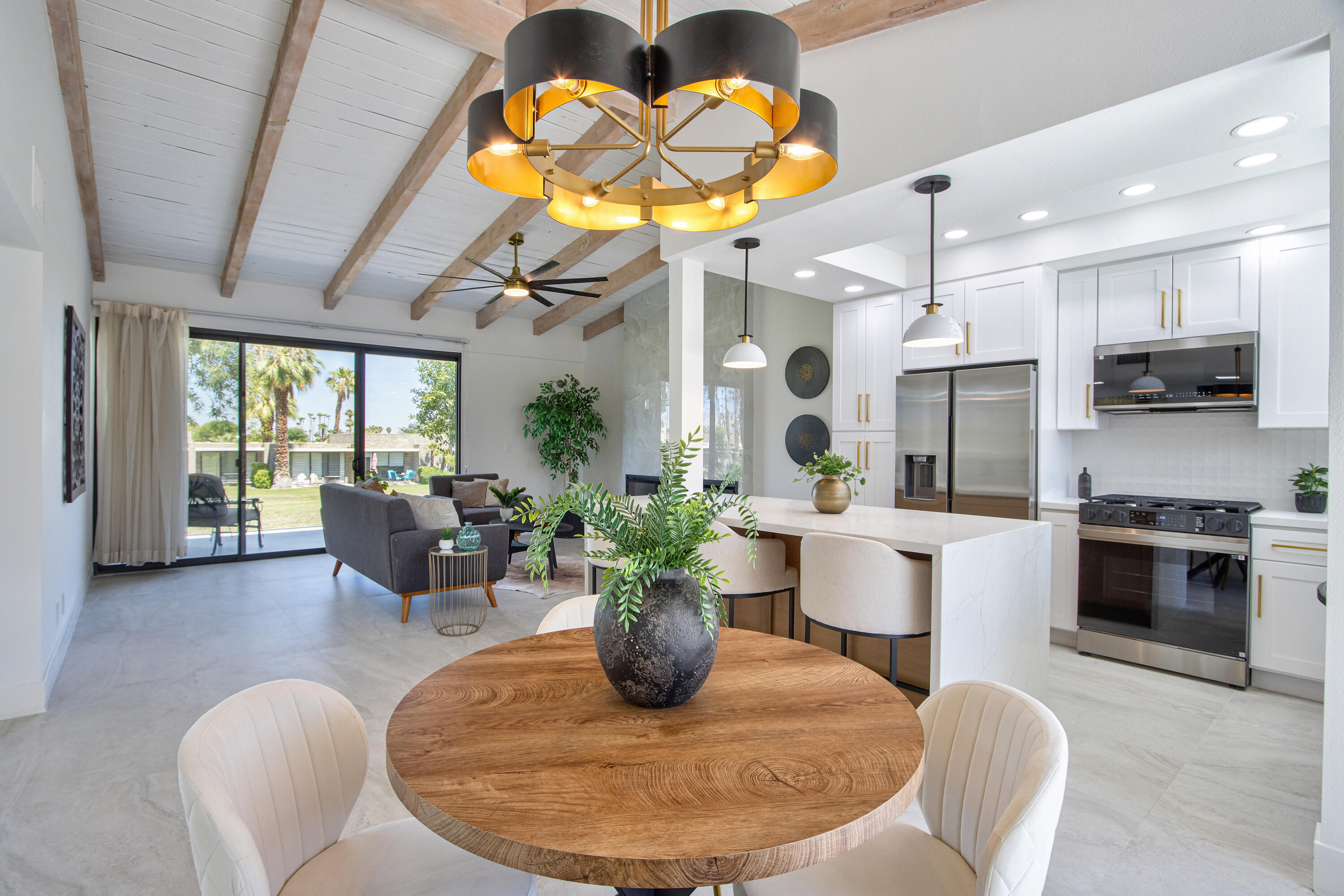 Property Photo: 842 N Calle De Pinos CA 92262