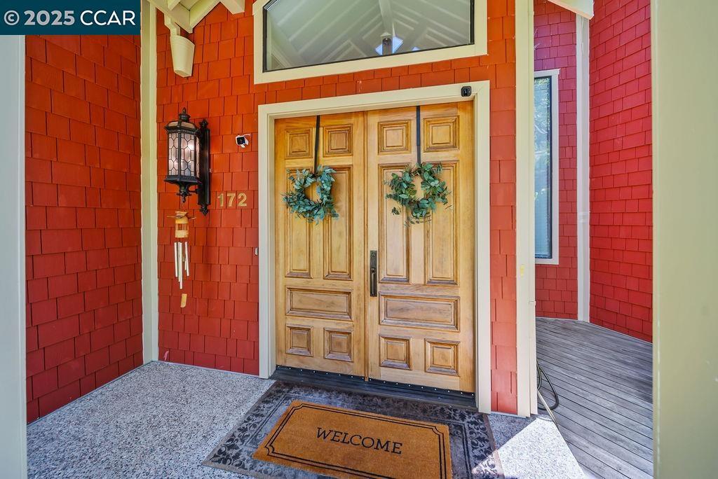 Property Photo: 172 Rudgear Dr CA 94596
