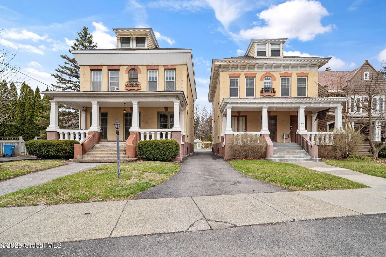 Property Photo:  577 Western Avenue  NY 12203 