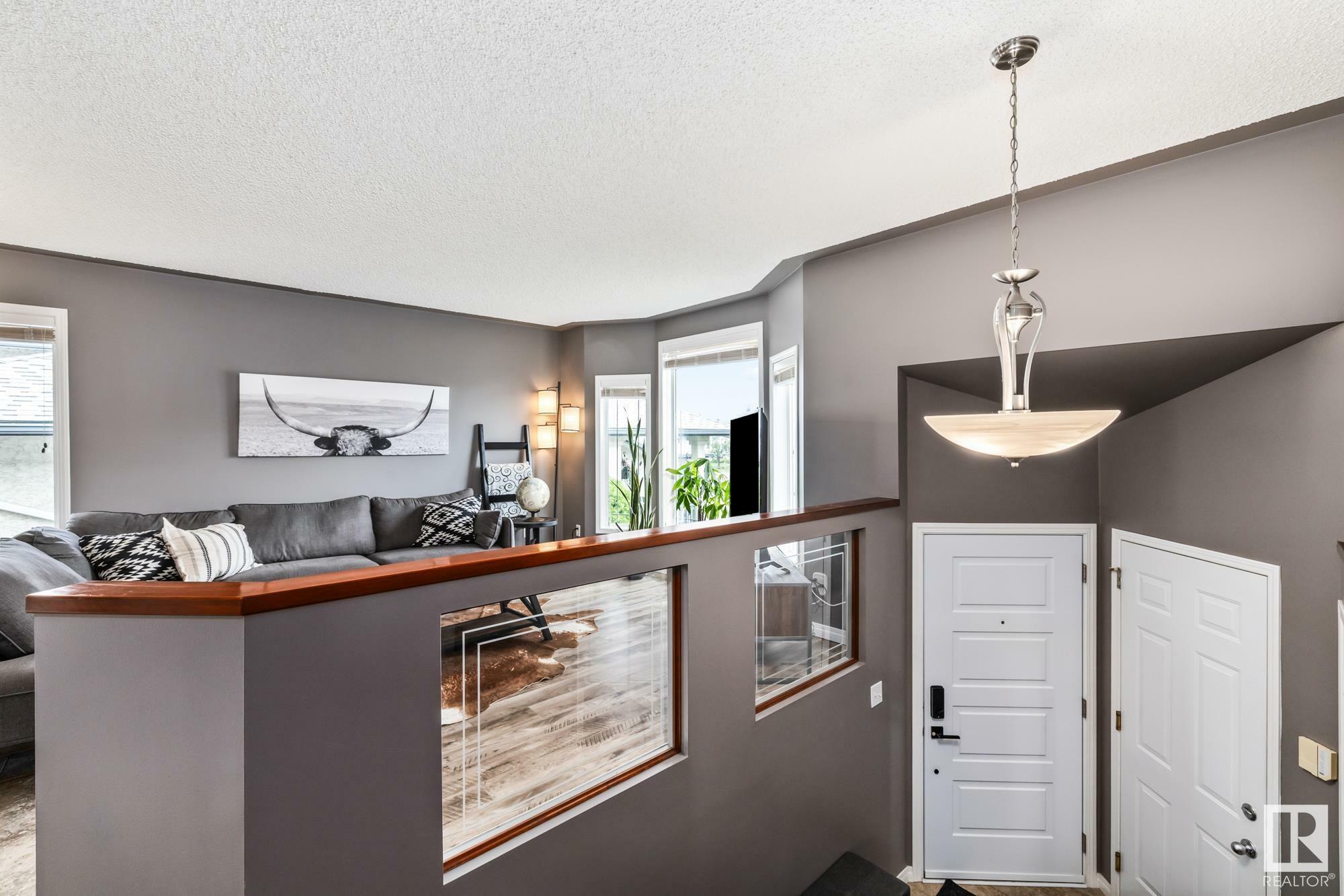 Property Photo: 18 Chancery Way AB T8H 1Y3