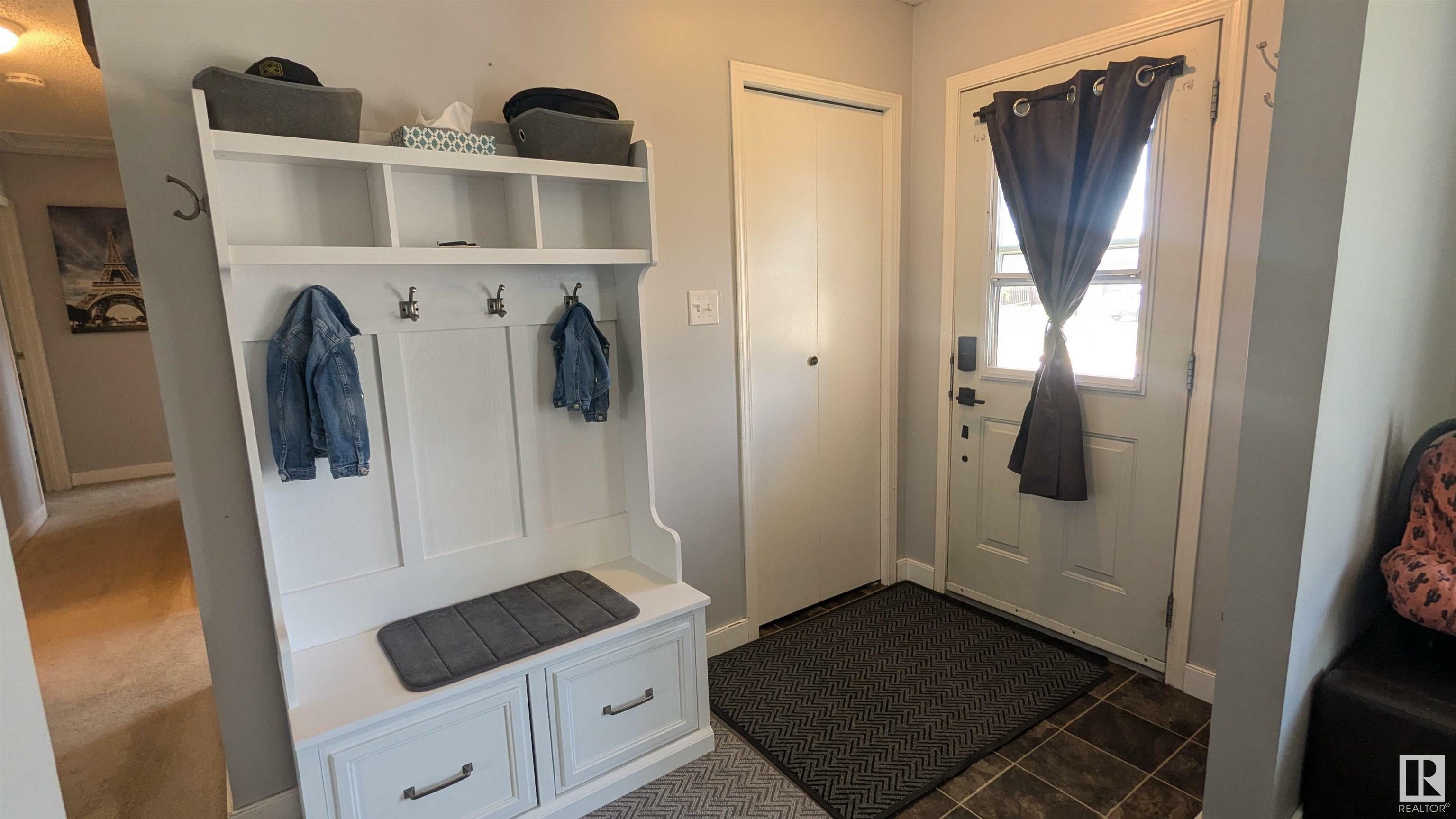 Photo de la propriété: 5721 44A Street AB T9C 1E4