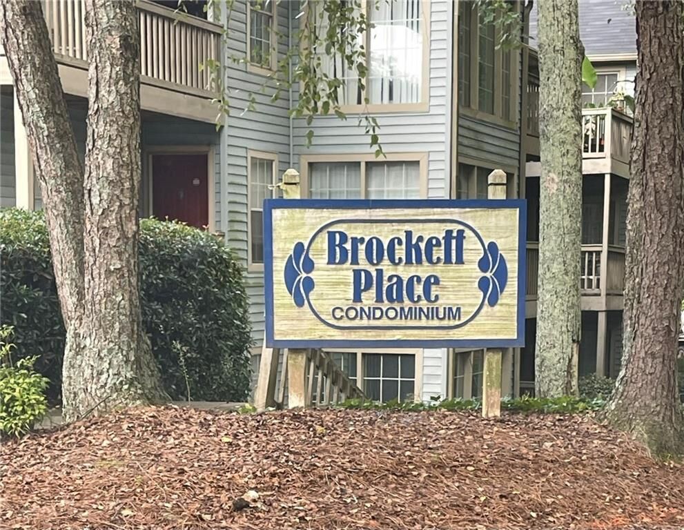 Property Photo:  1310 Brockett Place  GA 30021 
