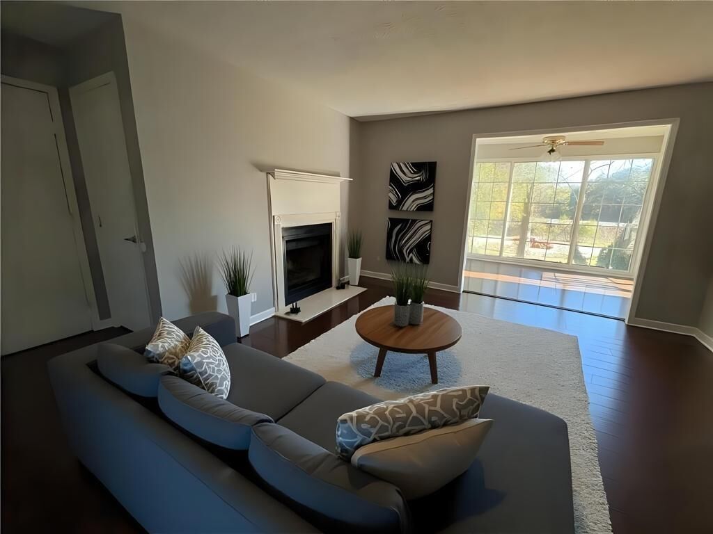 Property Photo: 1310 Brockett Place GA 30021