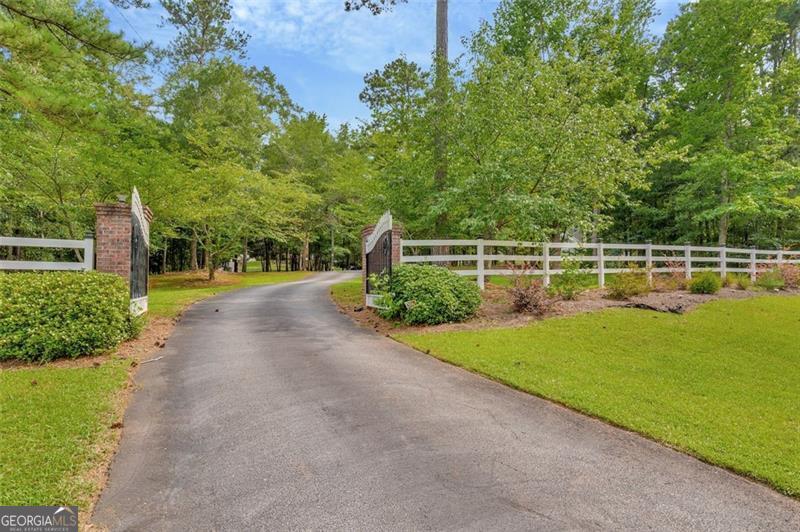 Property Photo: 925 Bethany Road GA 30016