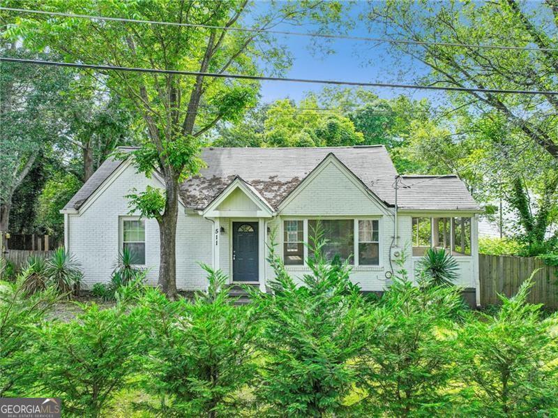 Property Photo: 511 Ashburton Avenue GA 30032