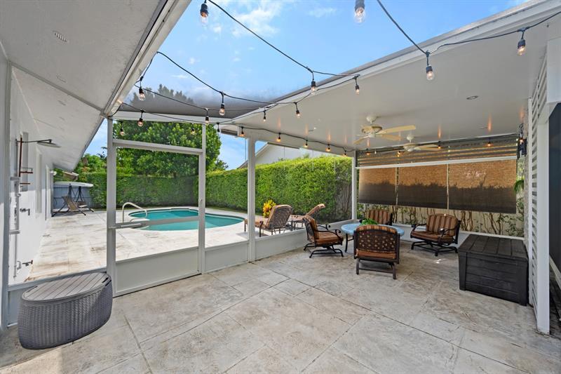 Property Photo: 10115 E Calusa Club Dr FL 33186
