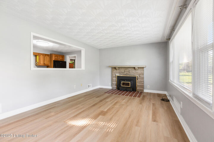 Property Photo:  6515 Upper Hunters Trace  KY 40216 