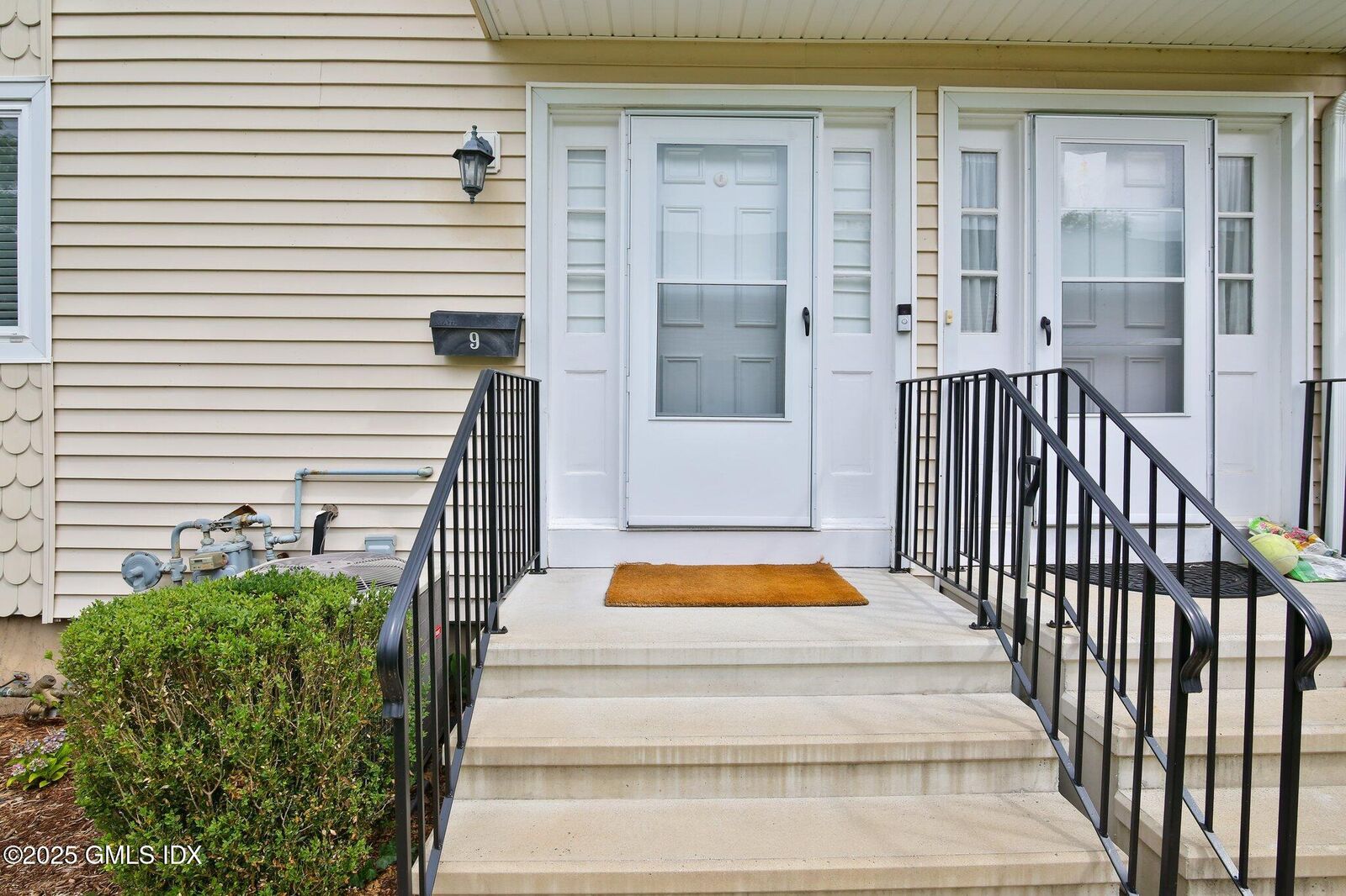 Property Photo: 75 Cos Cob Avenue 9 CT 06807