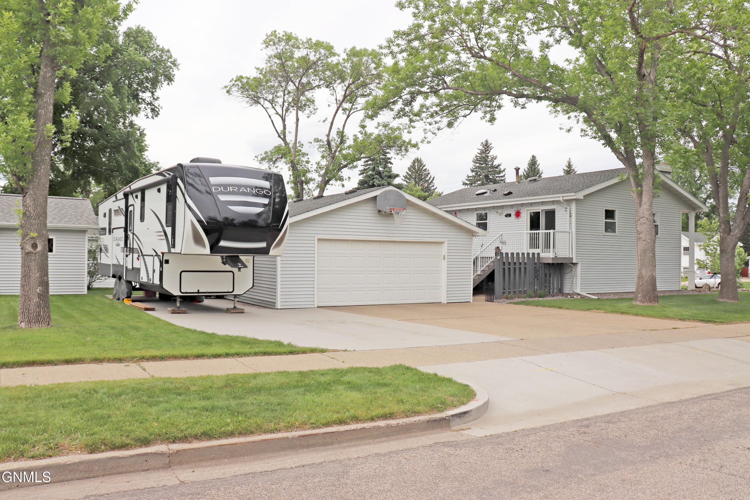 Property Photo: 1915 N Bell Street ND 58501