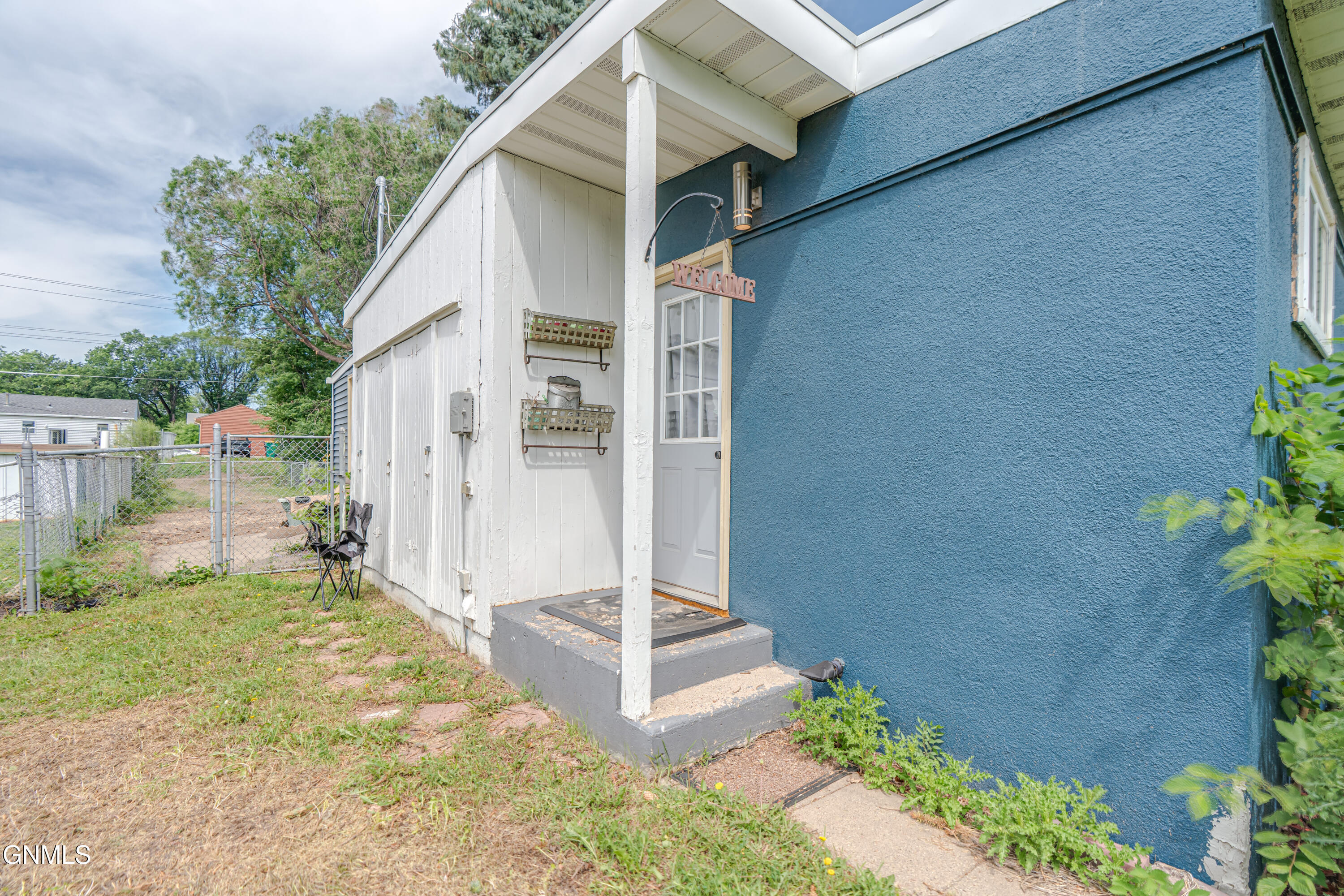 Property Photo: 1218 13th Street ND 58501