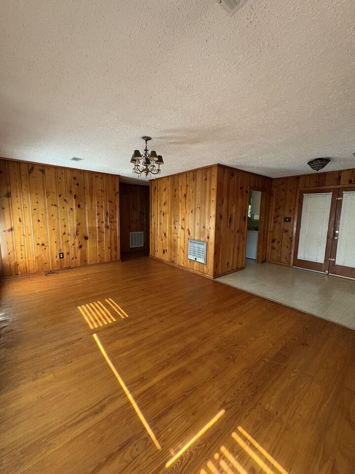 Property Photo:  1615 Shepherd Rd  MS 39702 