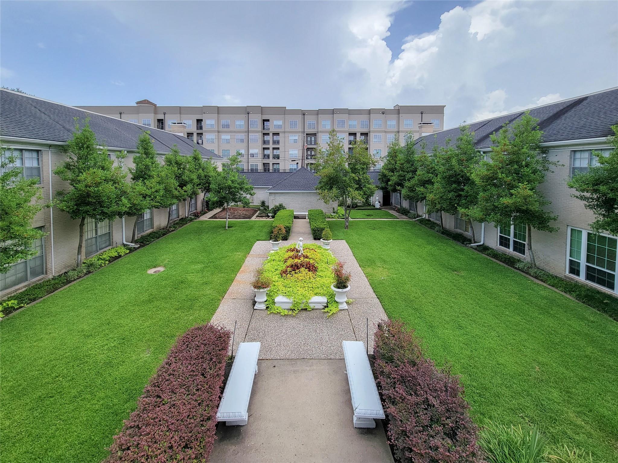 Property Photo:  2600 Bellefontaine Street A21  TX 77025 