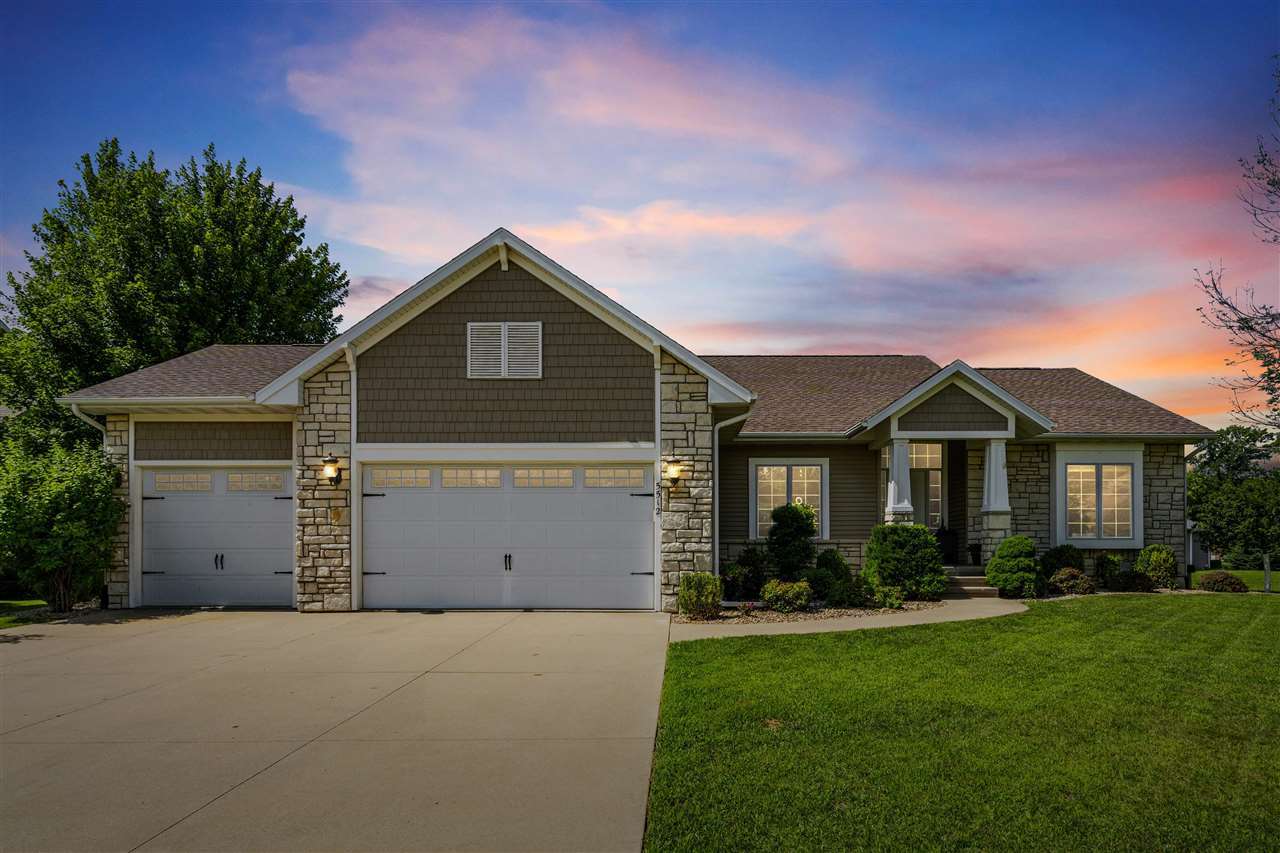 Property Photo: 5512 NE Black Oak Dr IA 52411