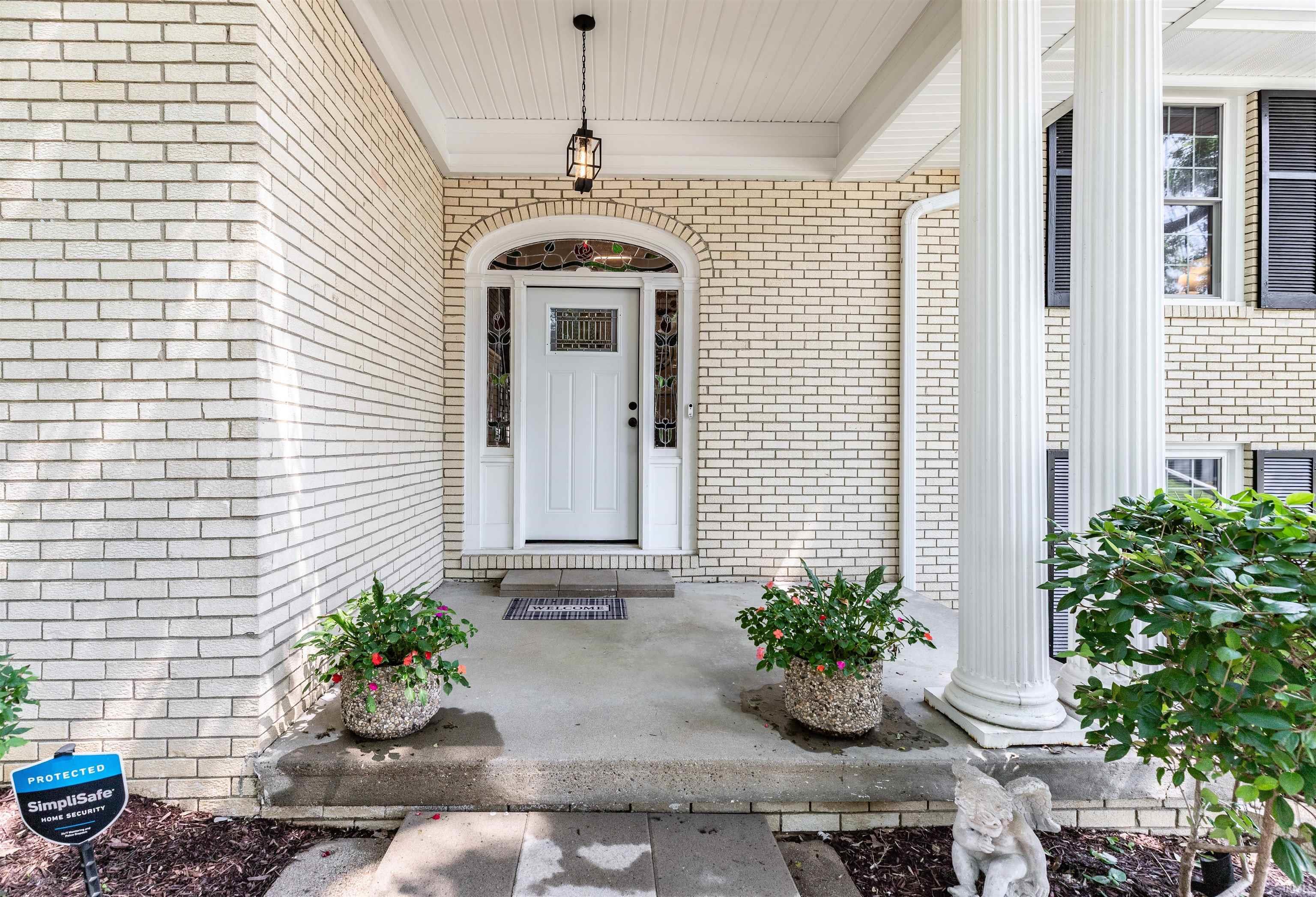 Property Photo: 110 Ladonna Boulevard IN 47710