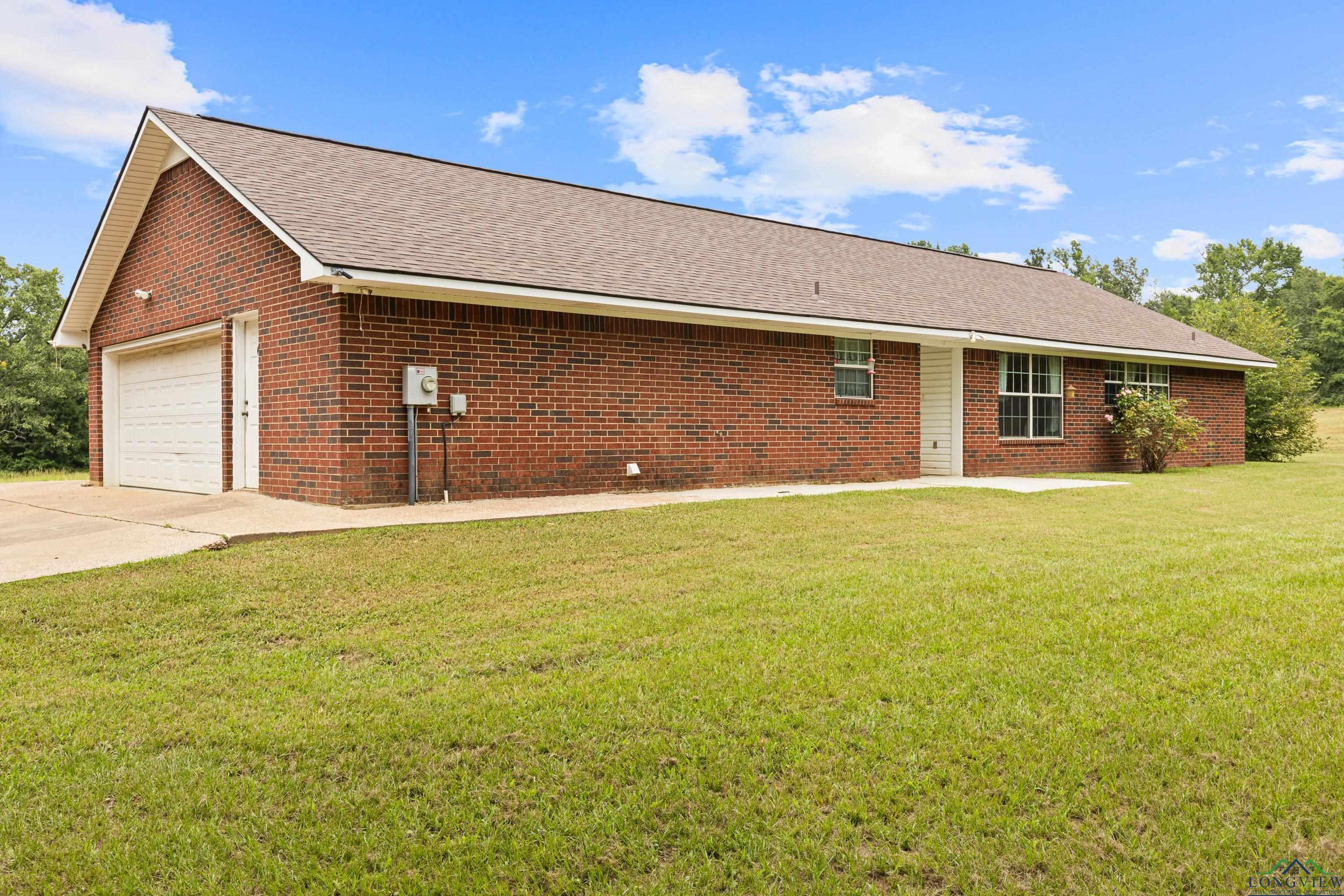 Property Photo: 4898 W Cr 4132 TX 75652