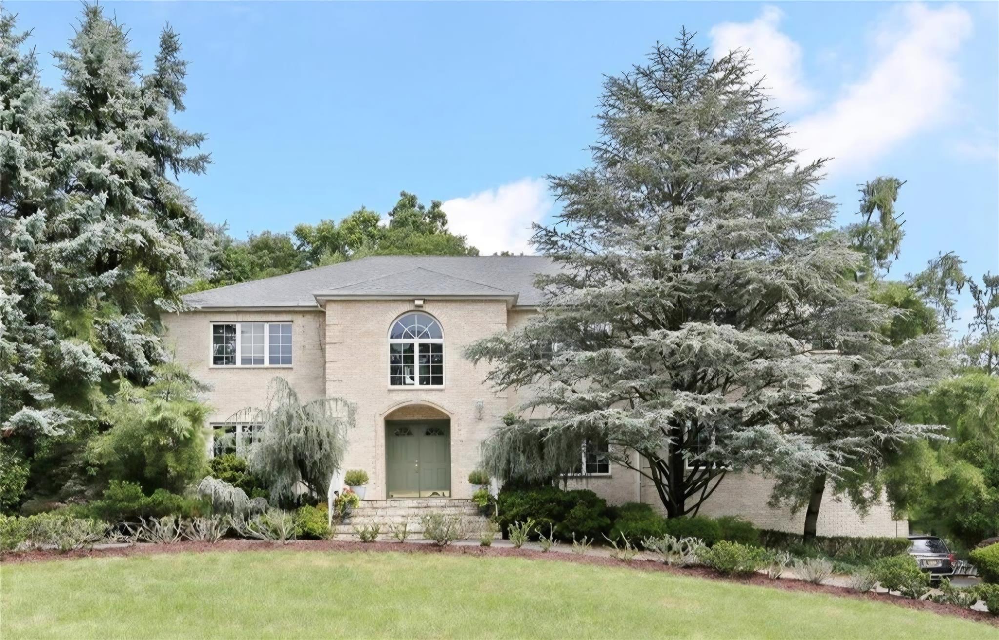 Property Photo: 18 Mesa Place NY 10954