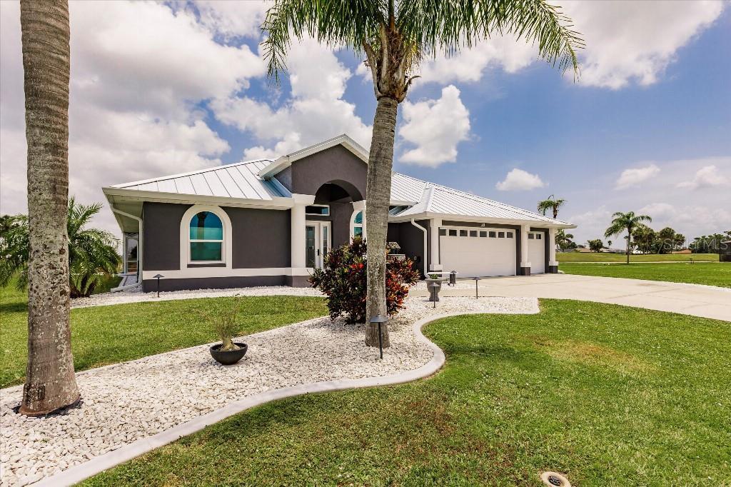 Property Photo: 20 Bunker Terrace FL 33947