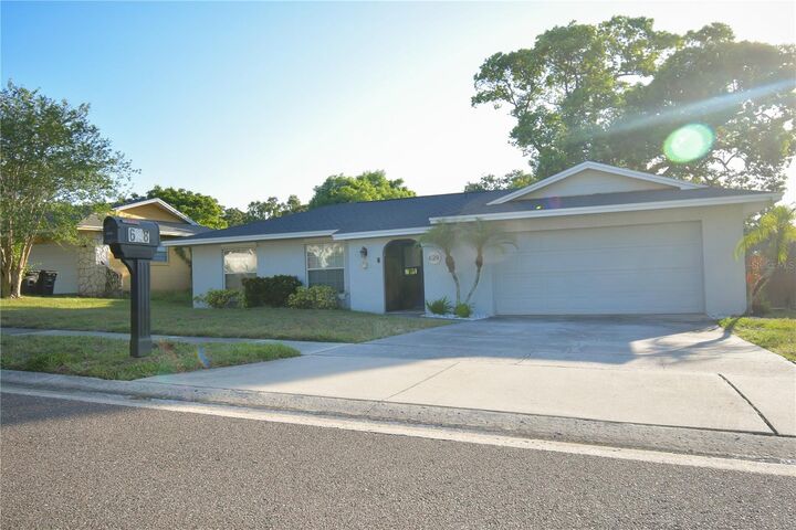 Property Photo: 628 Riverview Avenue FL 32714