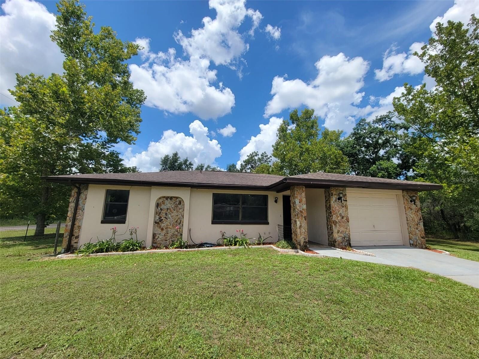 Property Photo:  8410 N Elkcam Boulevard  FL 34433 