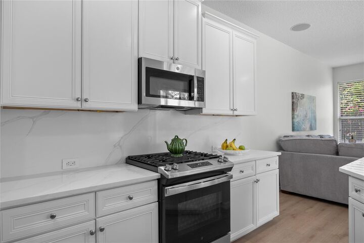 Property Photo: 11222 Rapallo Lane FL 34786