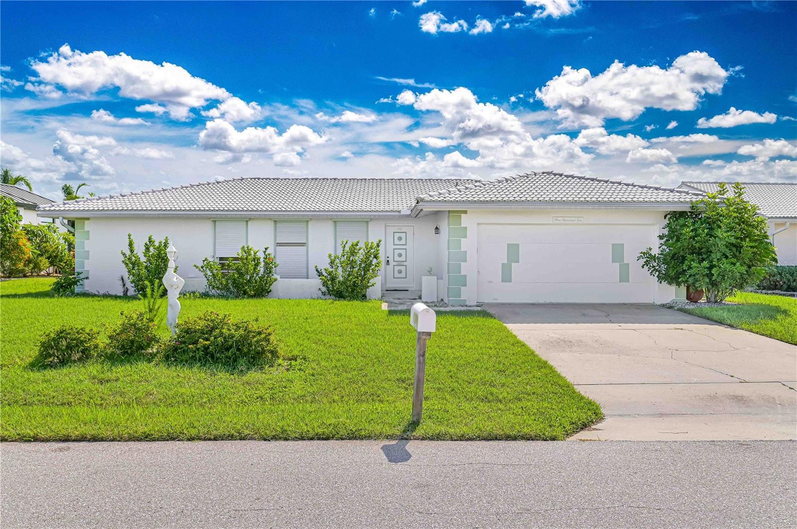 Property Photo: 110 Hibiscus Drive FL 33950
