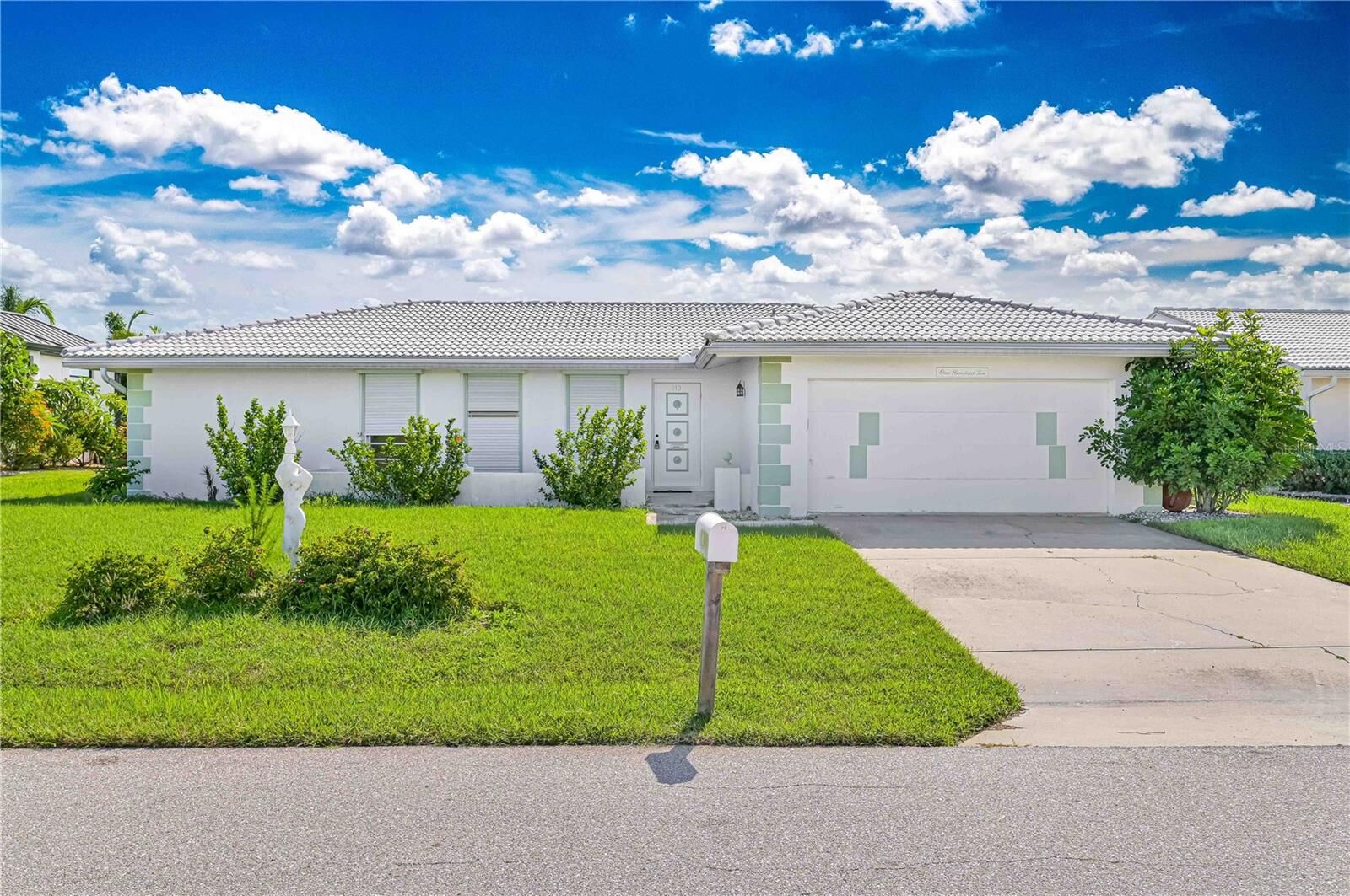 Property Photo: 110 Hibiscus Drive FL 33950