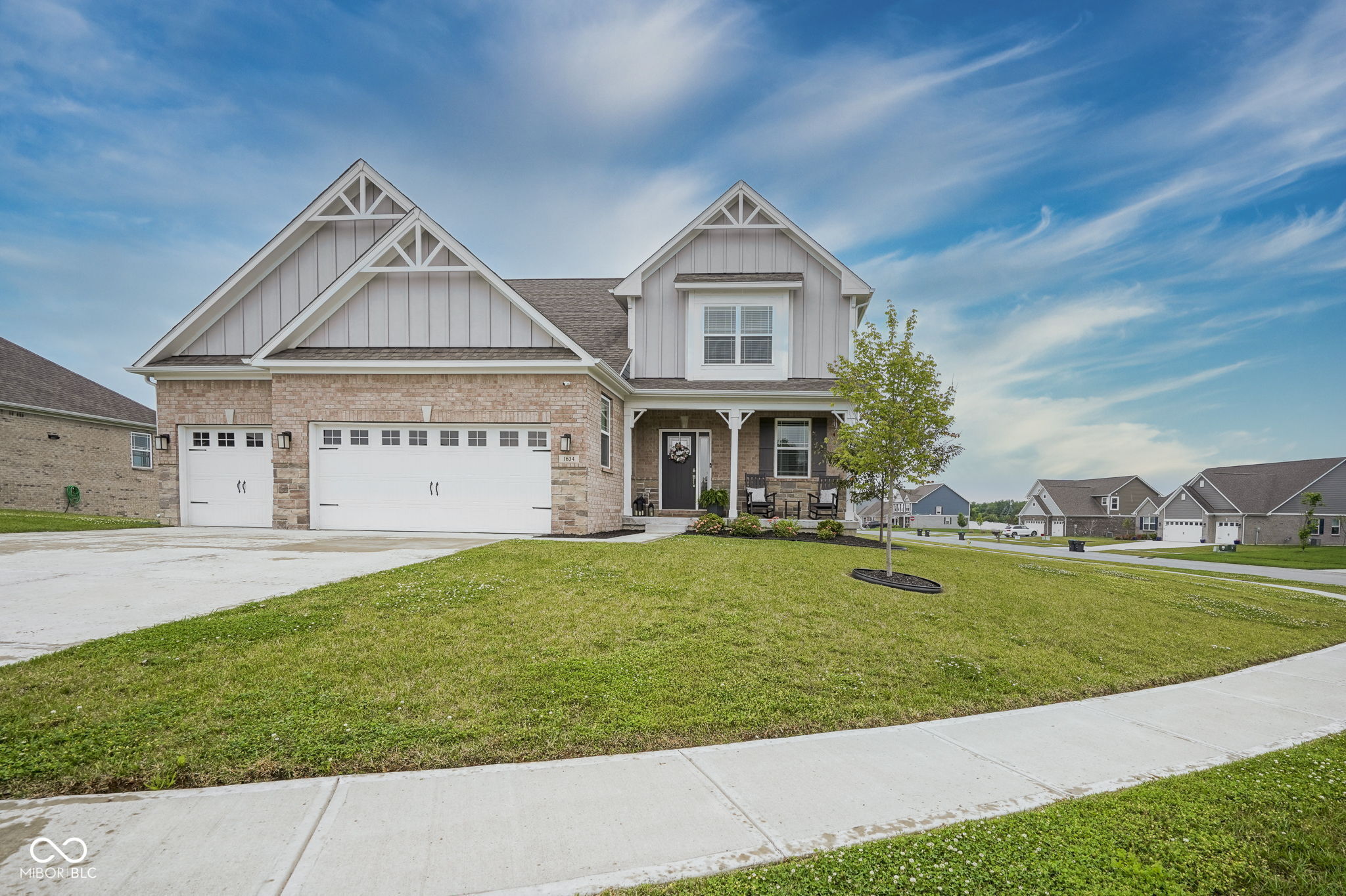 Property Photo:  1634 Pelham Drive  IN 46143 