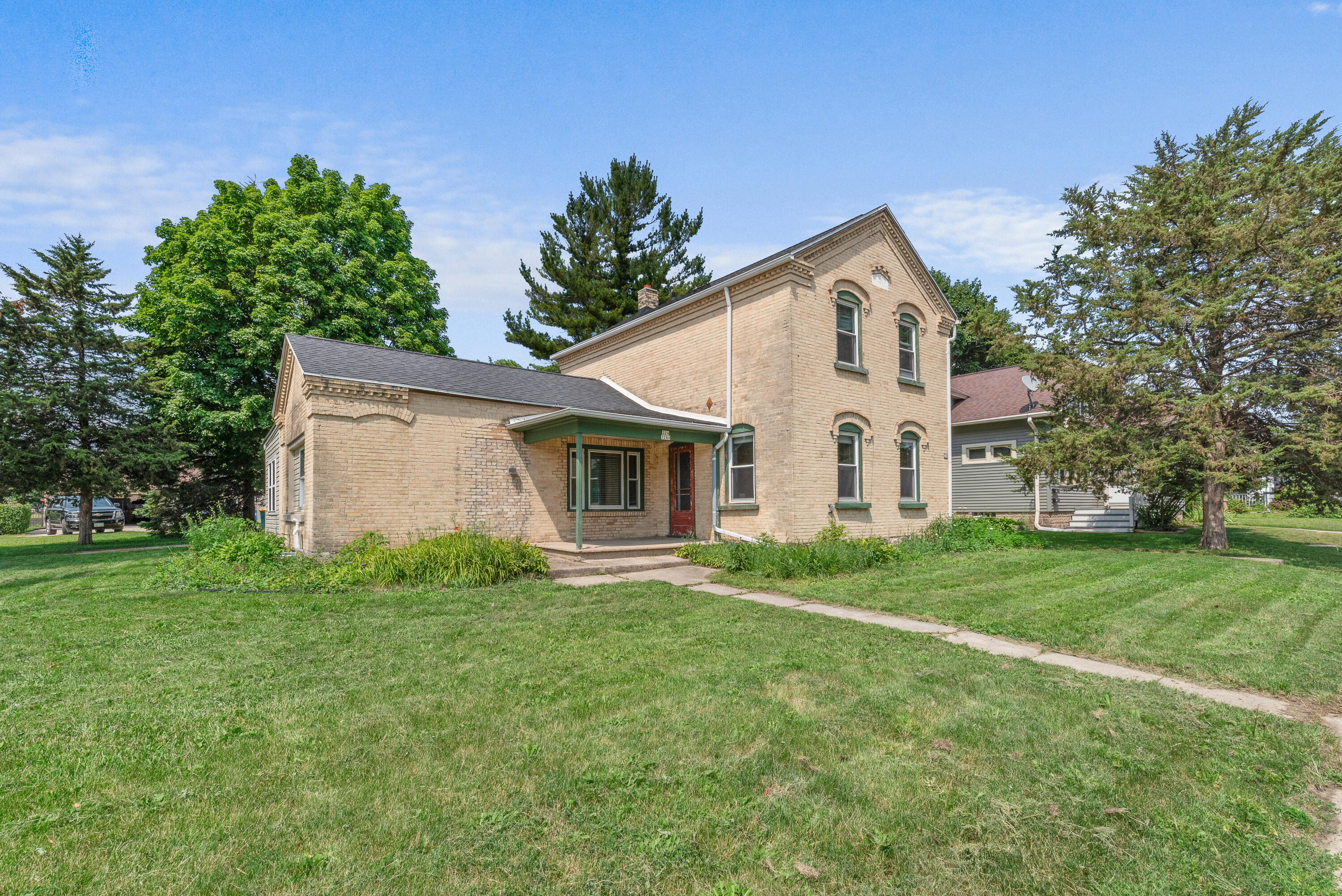 Property Photo: 224 E Washington St 228 WI 53095