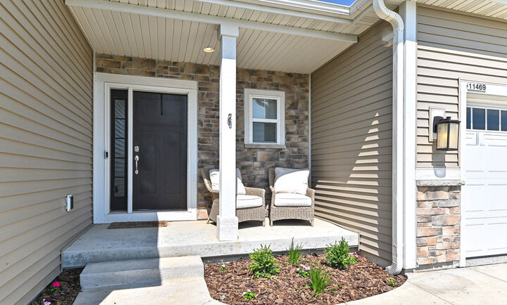 Property Photo: 11469 W Meadowview Dr WI 53132