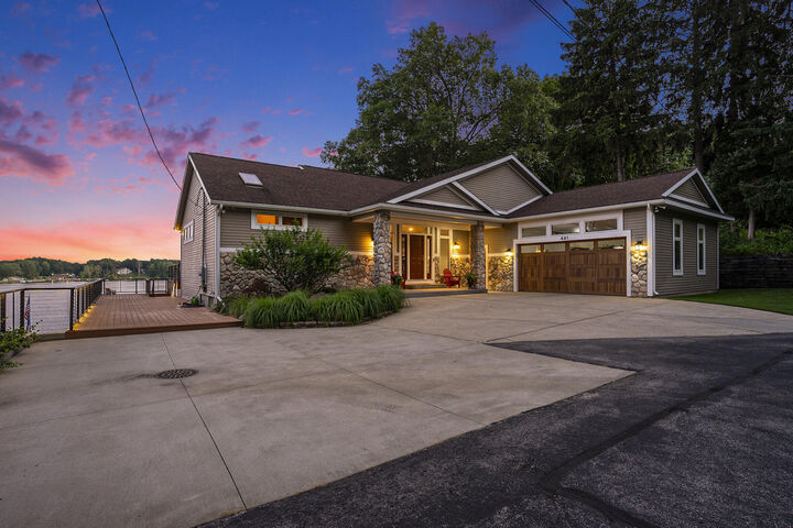 481 Seminole Road  Norton Shores MI 49444 photo