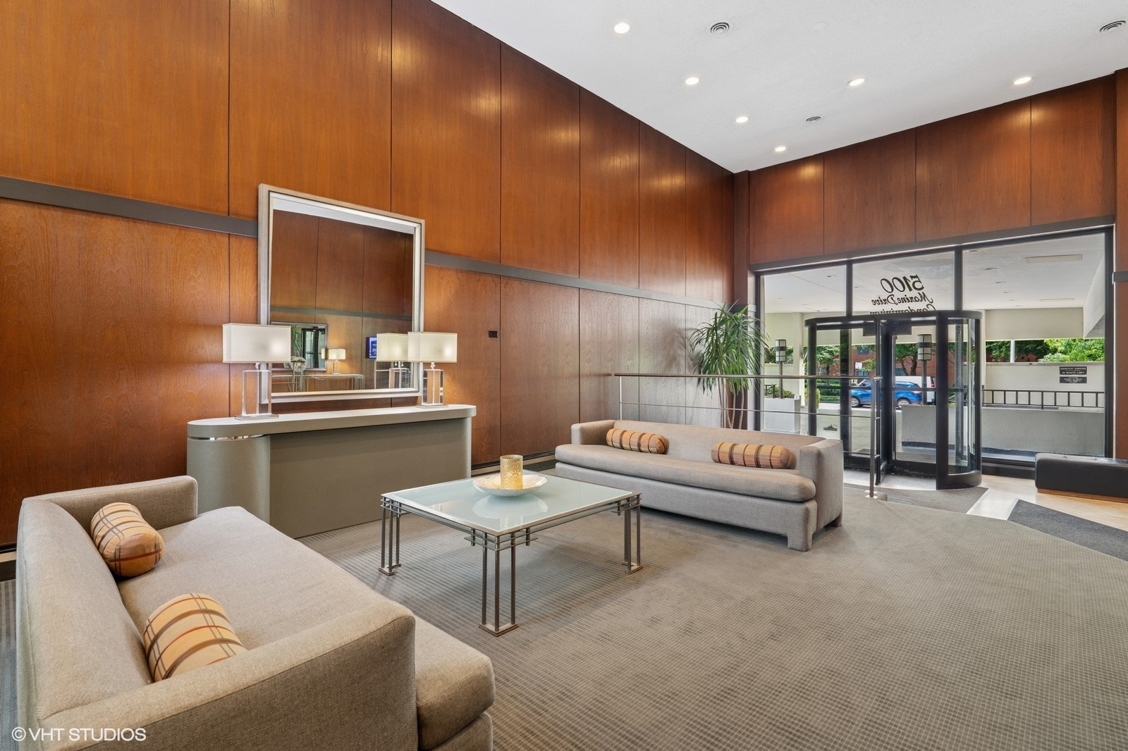 Property Photo: 5100 N Marine Drive 11M IL 60640