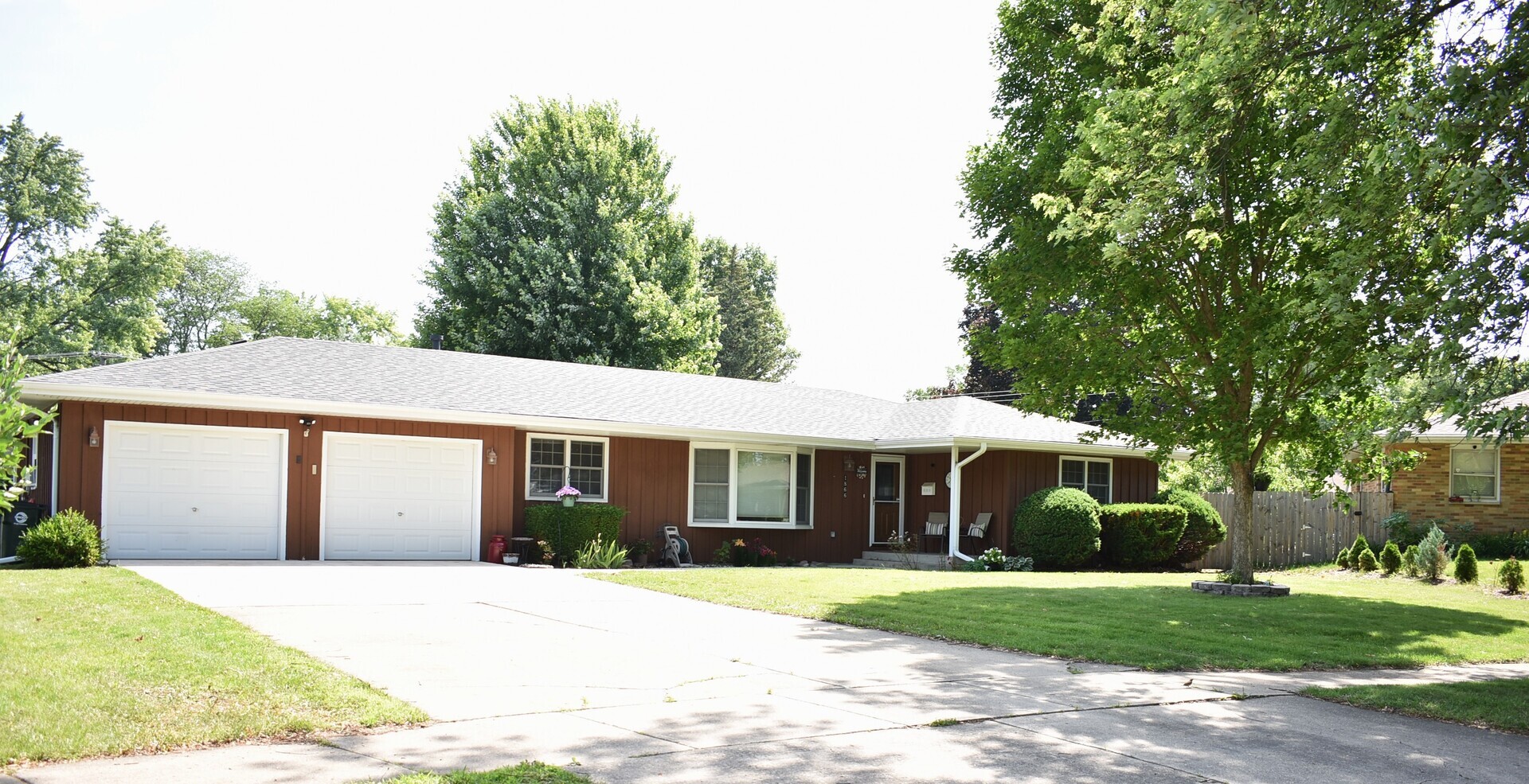 Property Photo: 1866 Robert Court IL 60506