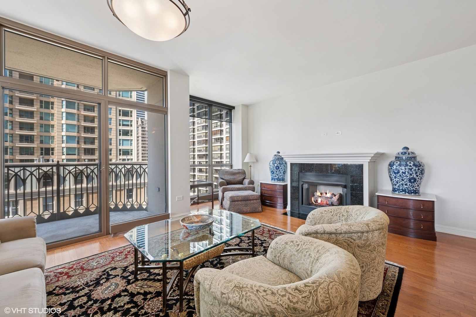 Property Photo:  21 E Huron Street 1407  IL 60611 