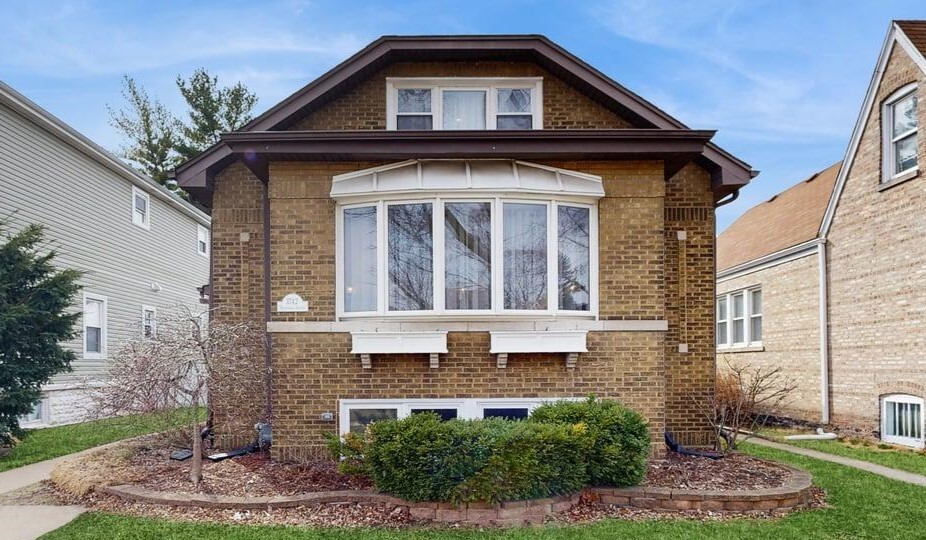 3742 Wisconsin Avenue  Berwyn IL 60402 photo