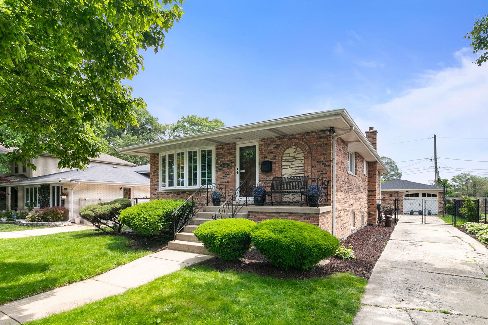 9429 S 55th Avenue  Oak Lawn IL 60453 photo