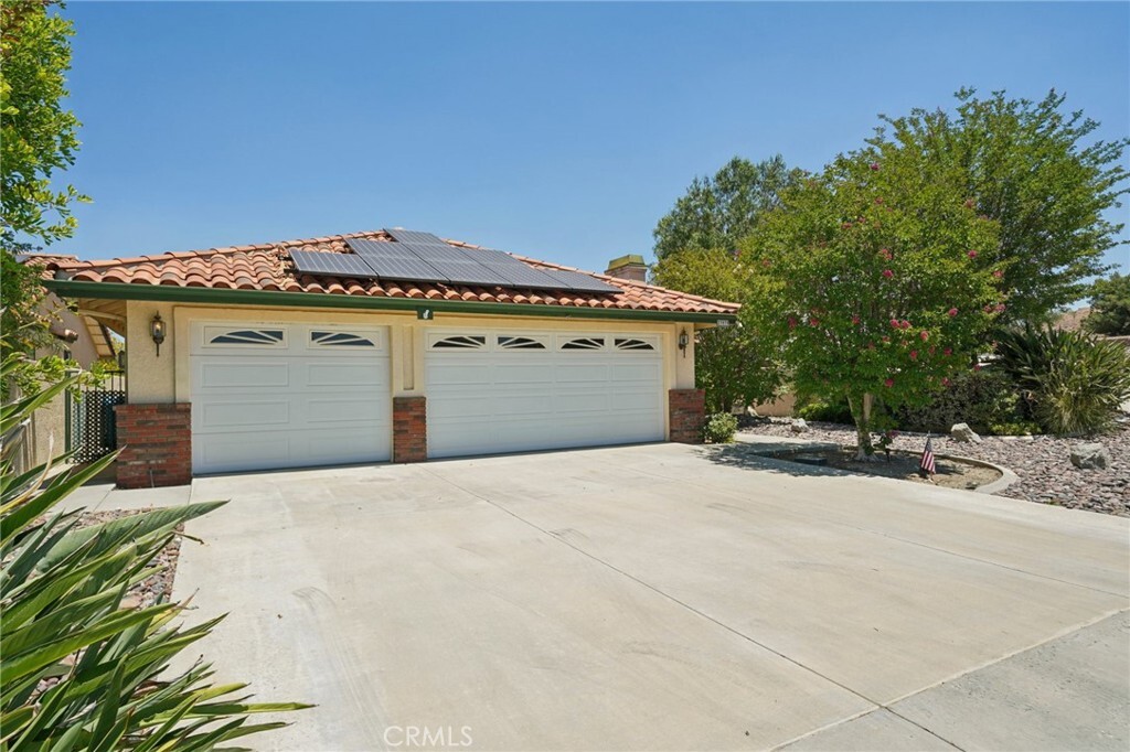 23070 Compass Drive  Canyon Lake CA 92587 photo