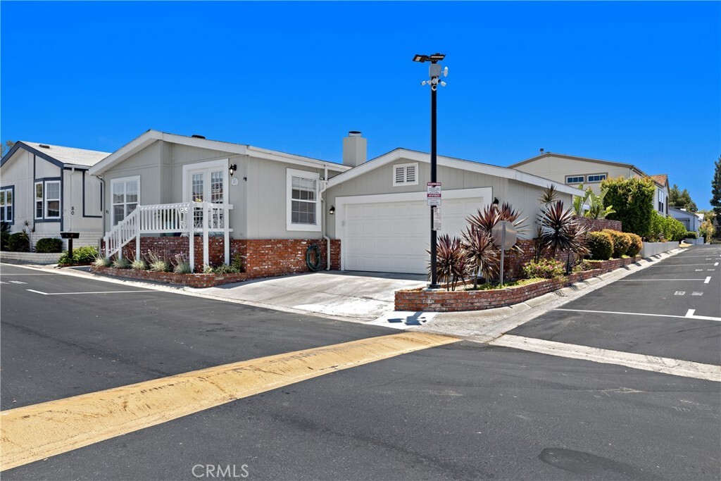 Property Photo:  23301 Ridge Route Drive 81  CA 92653 