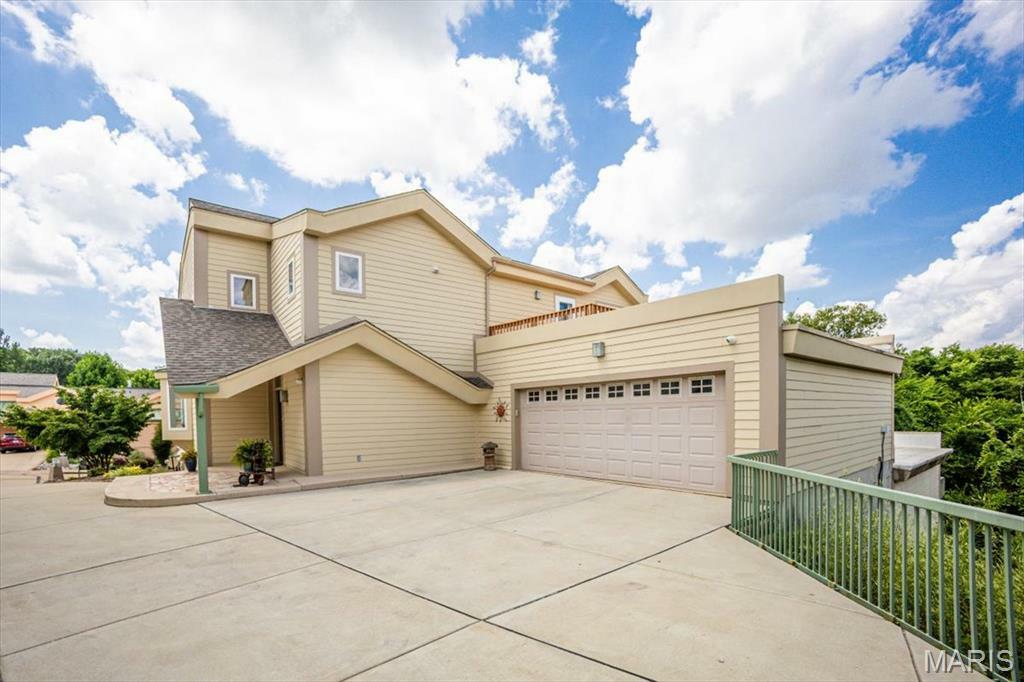 Property Photo: 1525 Sommet Place MO 63122