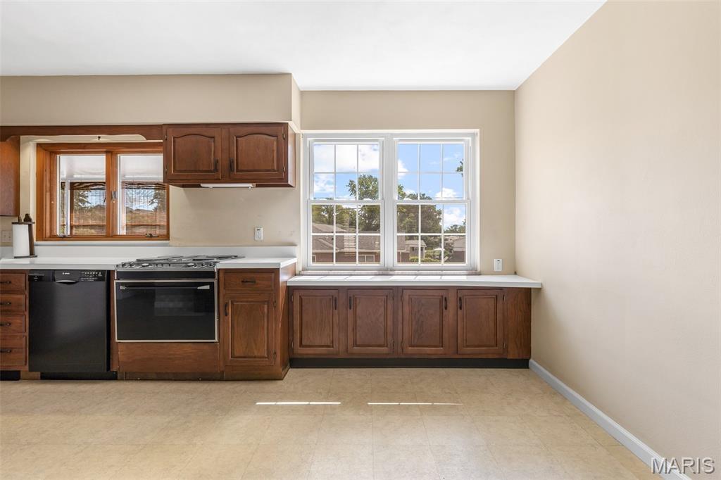 Property Photo:  9900 Knollshire Drive  MO 63123 