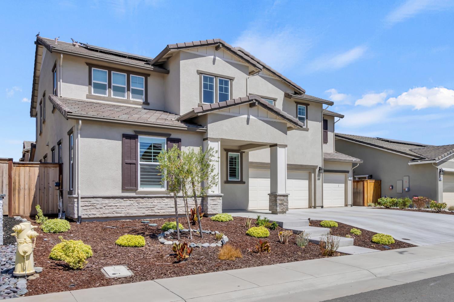 Property Photo: 5048 Super Moon Way CA 95747